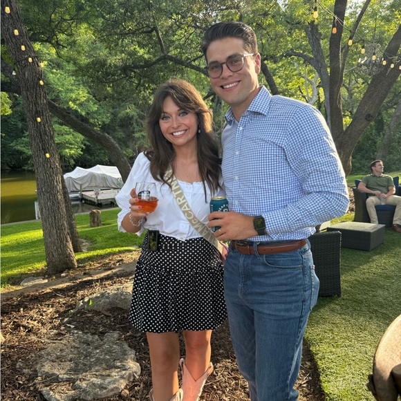 Meet your Posher, Haley - Picture 2 of 5